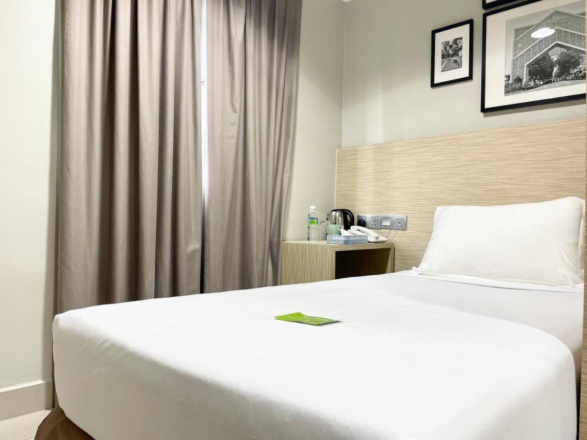 Hotel Living At Dsulaiman Near To Kampung Baru, Chow Kit, クアラルンプール エクステリア 写真