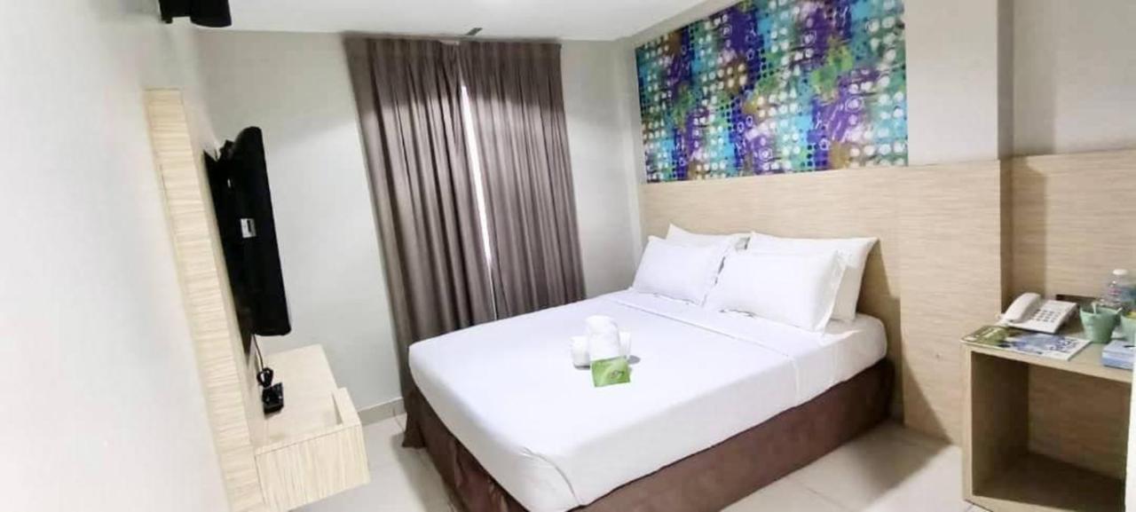 Hotel Living At Dsulaiman Near To Kampung Baru, Chow Kit, クアラルンプール エクステリア 写真